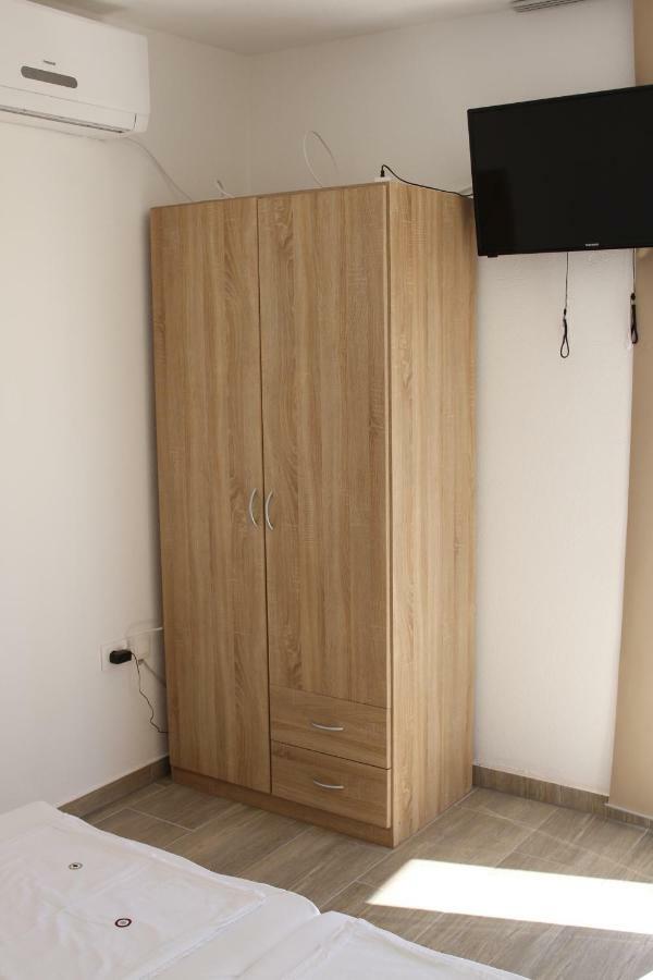 Apartmani Subasic Pag Town Exteriér fotografie